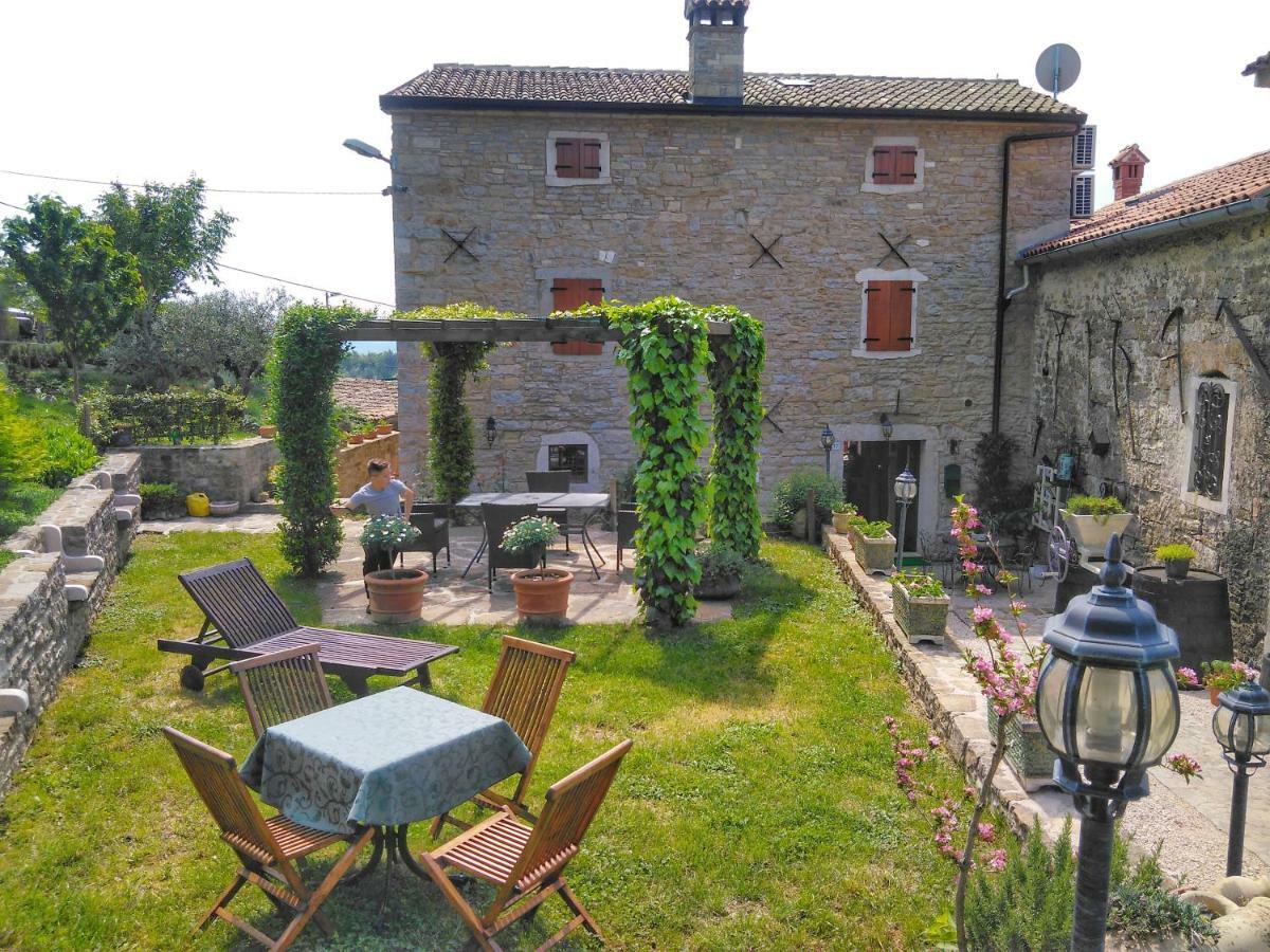 Al Merlo Olivo, Rural Istrian House Buje Exteriér fotografie